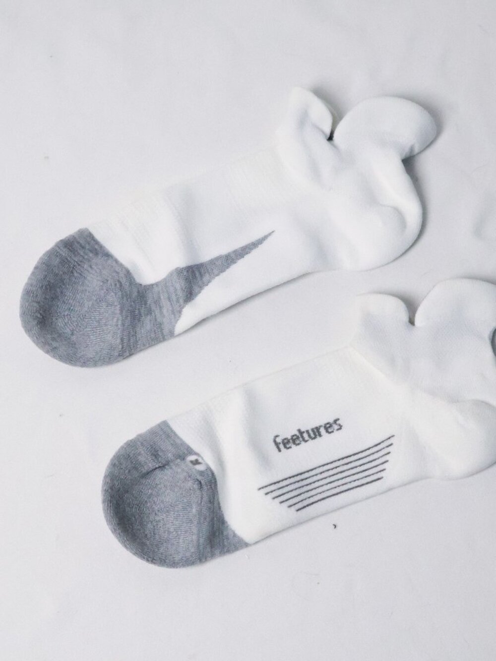 Size L | Feetures Ankle Socks White Gray Low Cut Socks